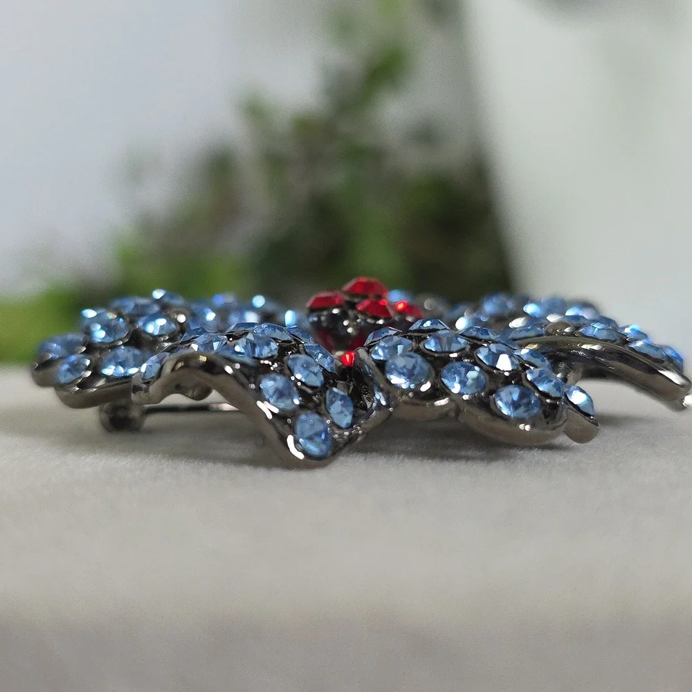Vintage Silver with Red and Blue Crystal Rhinestone Flower Brooch Pin - Picture 5 of 6